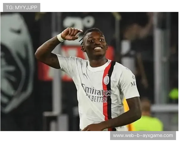 AC米兰左路肋部渗透，莱奥倒三角助攻完美