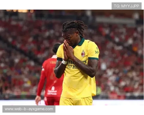 AC米兰中路渗透成功，莱奥低射破门：速度与精准的赛场叙事