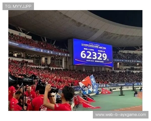 主帅在训练中亲自示范新跑位，引发模仿热潮