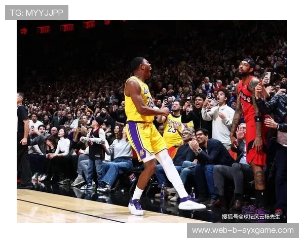 八村塁篮板空切得分，湖人锋线稳定输出