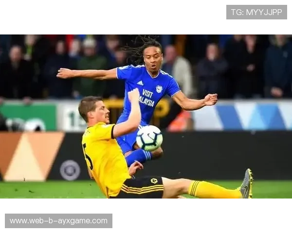 切尔西前锋点球稳稳命中，为球队锁定胜果