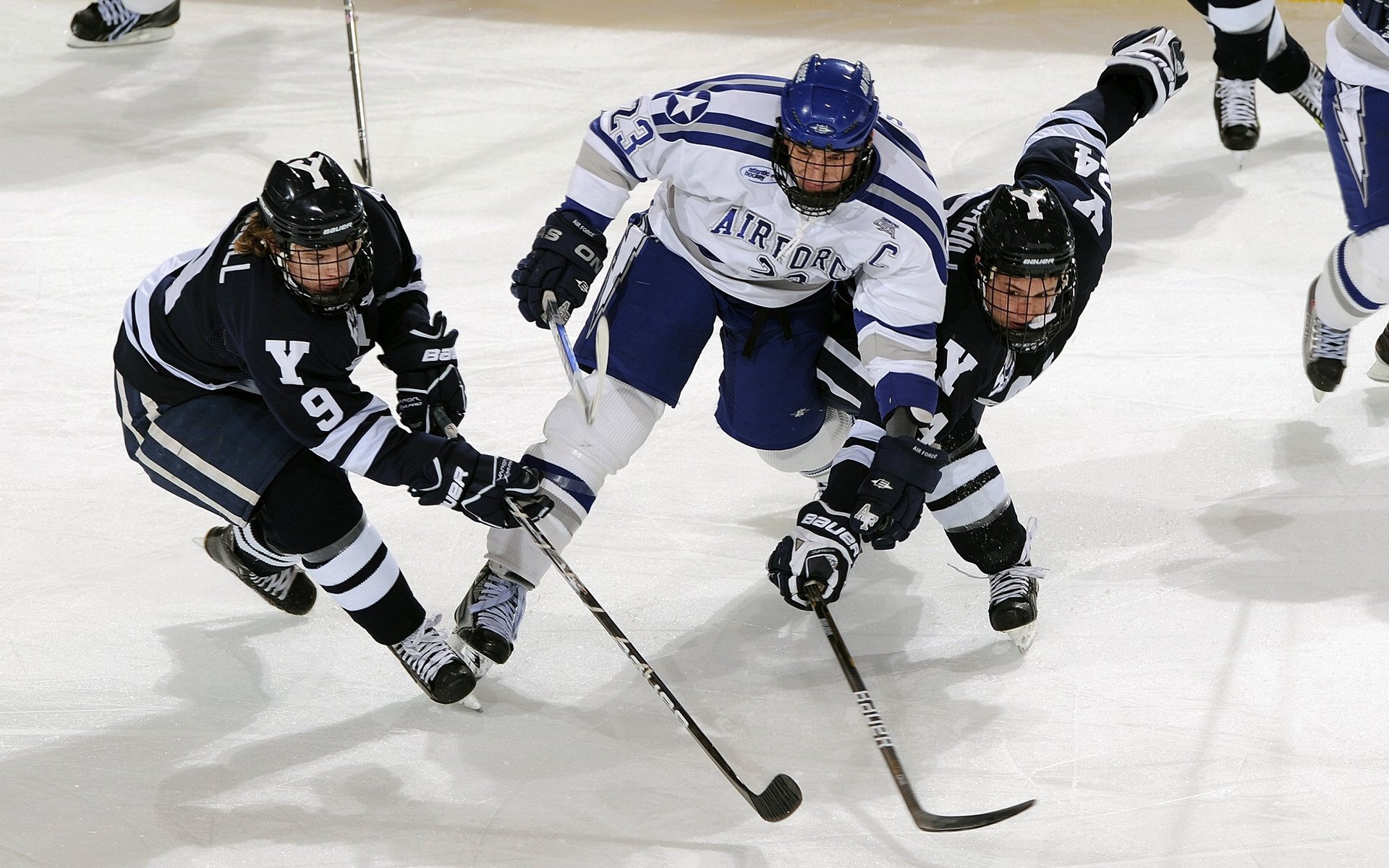 麦基翁带领接力队强势回归，麦基翁采访视频